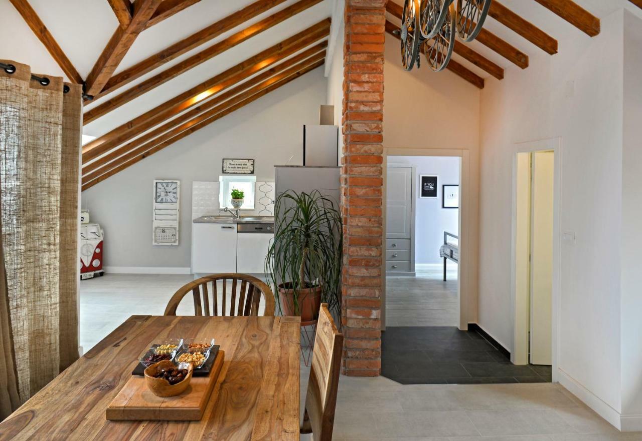 Apartment Holiday In Подстрана Экстерьер фото