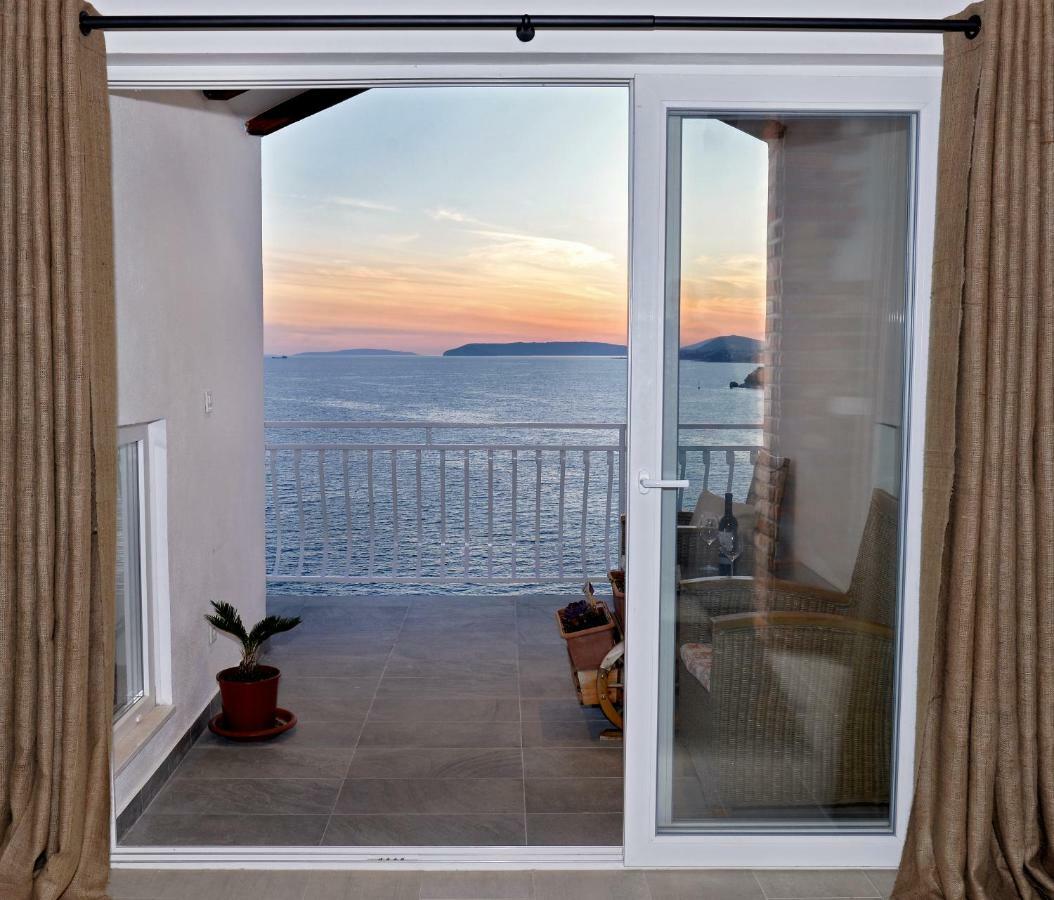 Apartment Holiday In Подстрана Экстерьер фото
